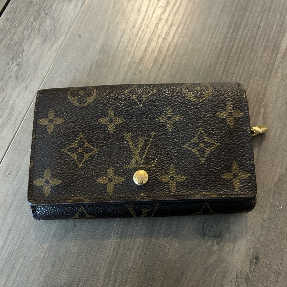 Authentic Louis Vuitton Monogram Porte Monnaie Trésor Wallet